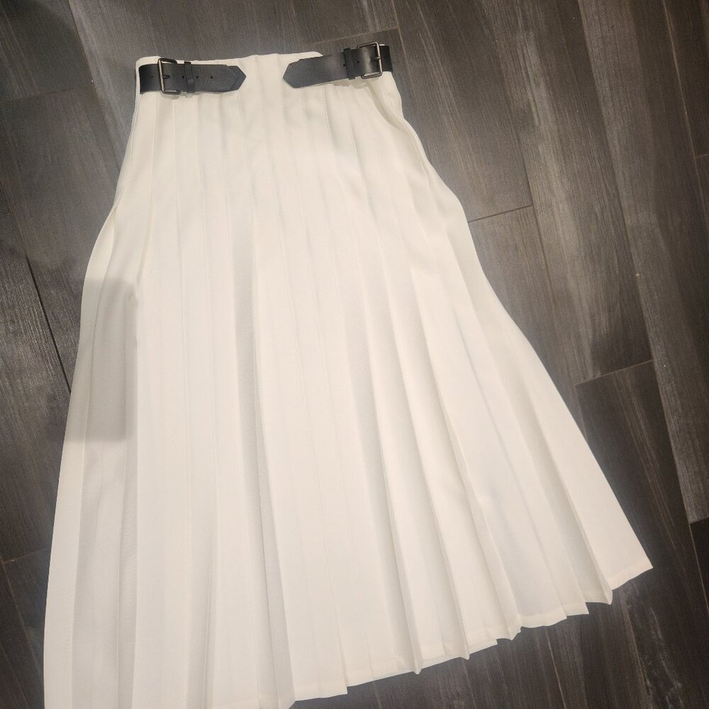 White pleated skirt